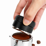 Espresso Distributor Leveler 51/53/58mm Aluminum Alloy 3-Leaf: portafilter action
